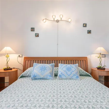 Isabel 2 Villasimius